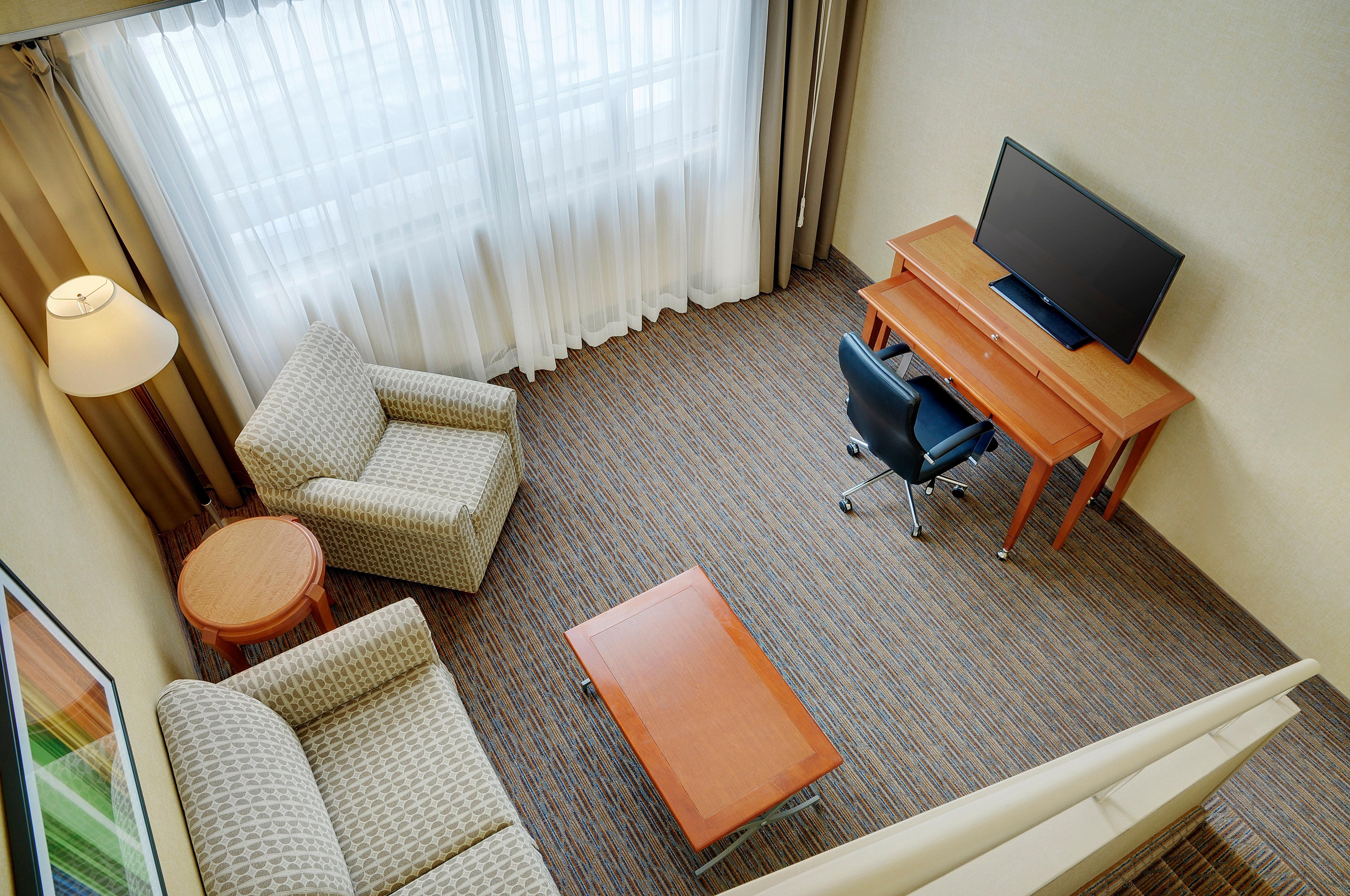 Holiday Inn Hotel & Suites London By Ihg Exterior photo