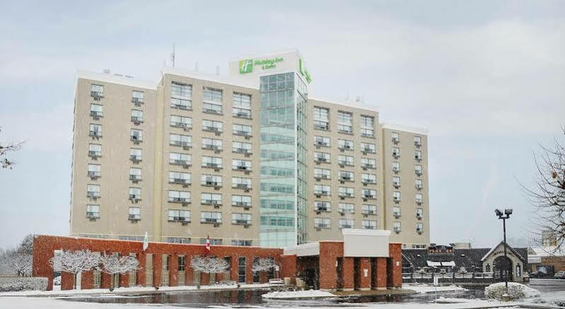 Holiday Inn Hotel & Suites London By Ihg Exterior photo